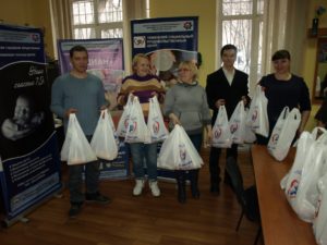 Пострадавшие от пожара на ул. Олимпийской получили продовольственную помощь от тюменских общественников