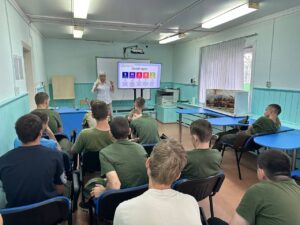 Лекторы Общества «Знание» рассказали Тюменским курсантам о финансовой грамотности