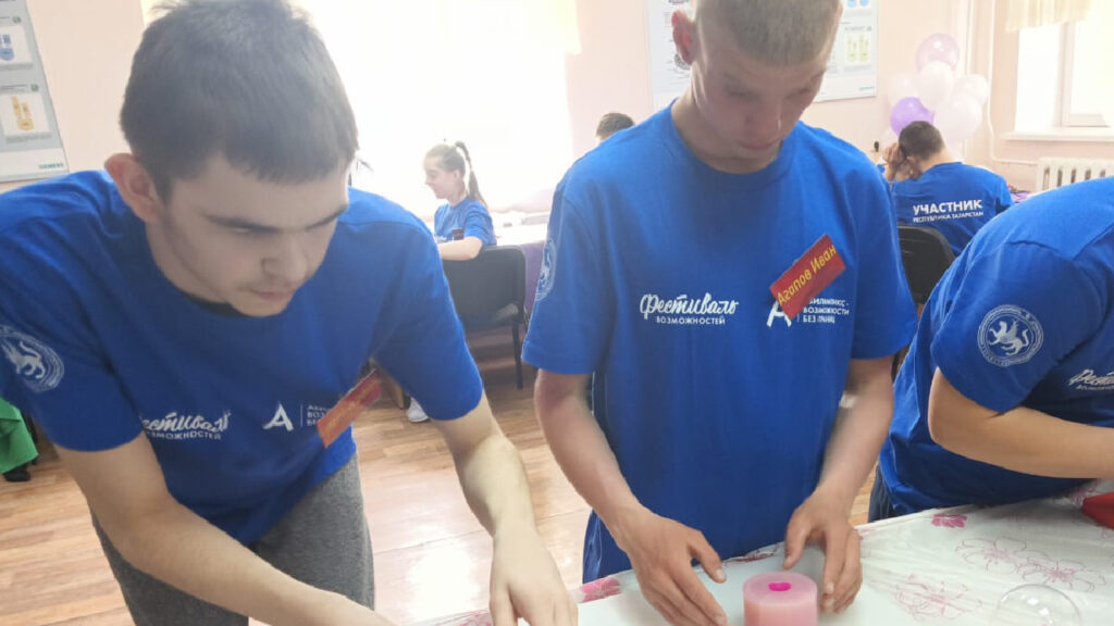 Участники проекта Детская учебно-производственная мастерская свечей, аромасаше и мыла приняли участие на «Фестивале возможностей» национального чемпионата «Абилимпикс»